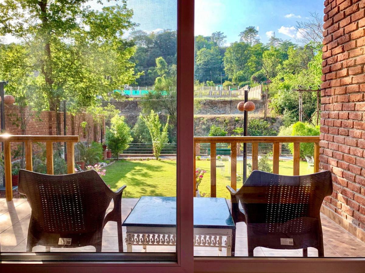 The River S Edge Farm Hotel Dehradun Exterior photo